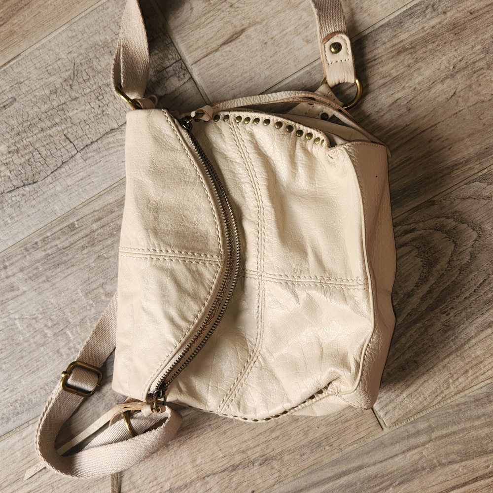 The Sak Cream Small messenger bag